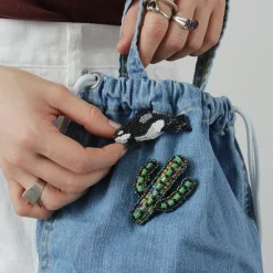BEADED ACCESSORIES / Beaded pin badge S