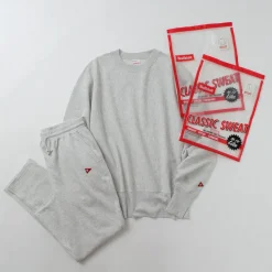 HEALTHKNIT / Room Setup Sweatshirt