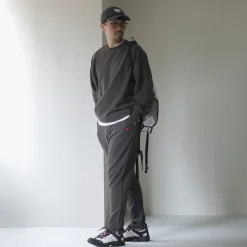 HEALTHKNIT / Room Setup Sweatshirt
