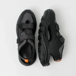 HI-TEC / East End Port Sandals